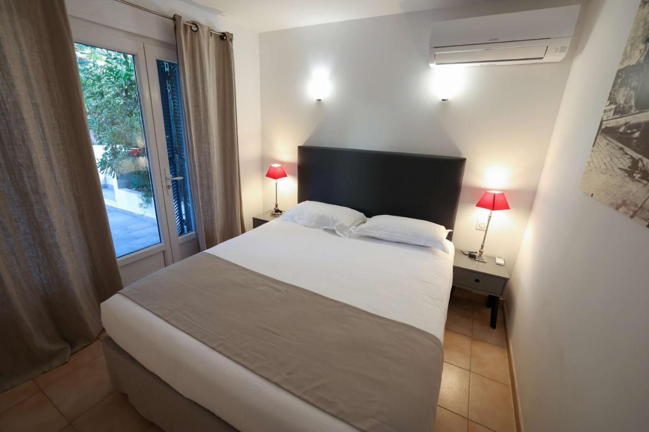 Best Western Hotel Casa Bianca, Piscine Interieure Et Exterieure Калви Екстериор снимка