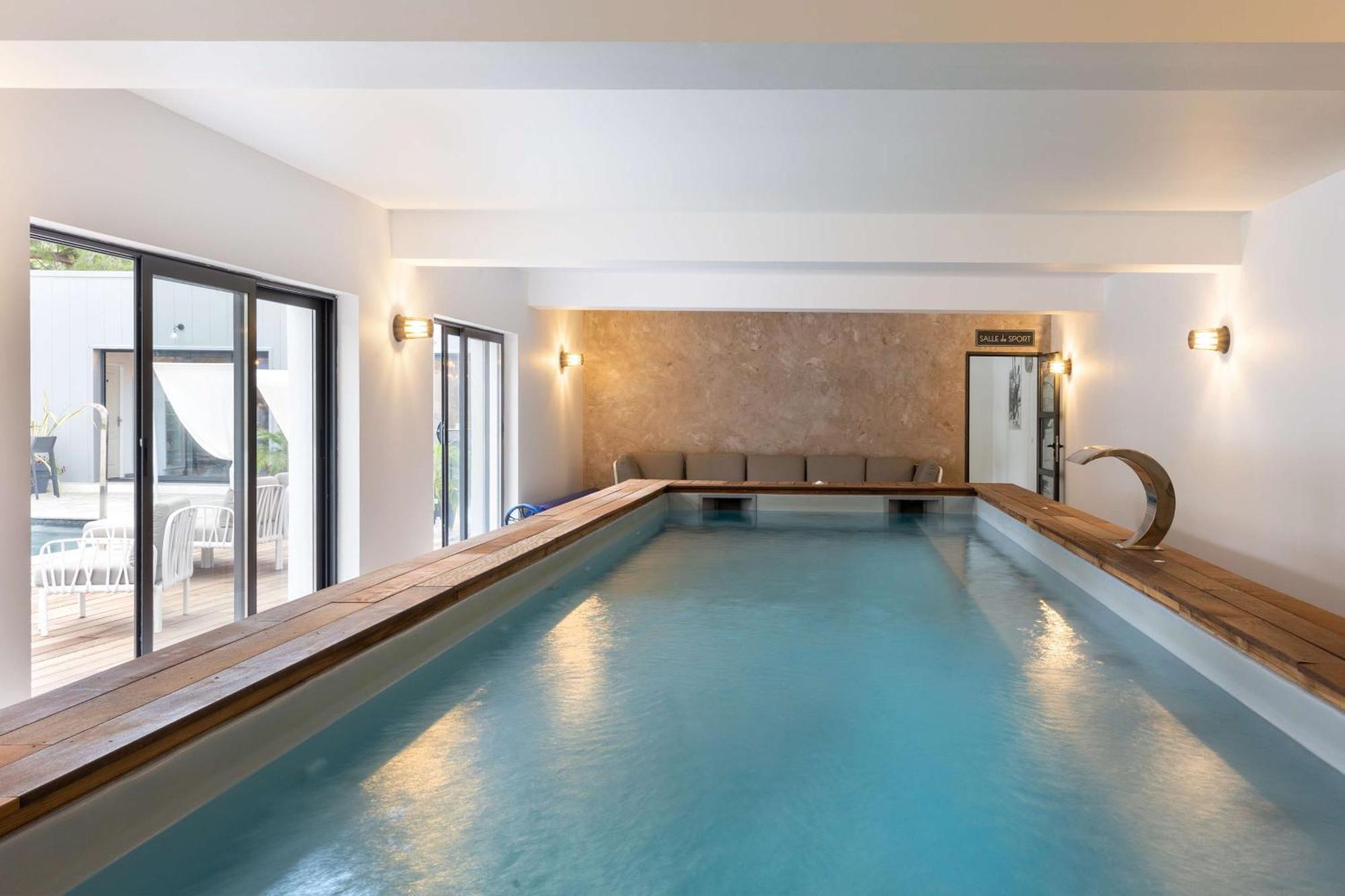 Best Western Hotel Casa Bianca, Piscine Interieure Et Exterieure Калви Екстериор снимка