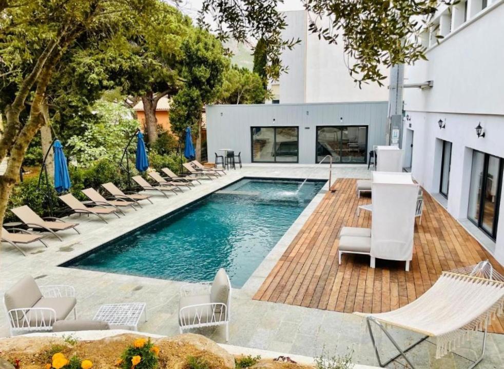 Best Western Hotel Casa Bianca, Piscine Interieure Et Exterieure Калви Екстериор снимка