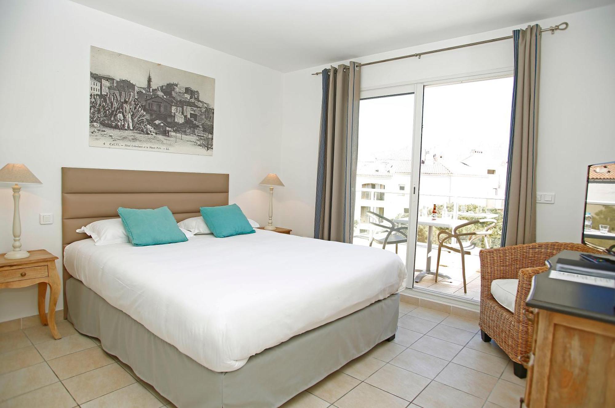 Best Western Hotel Casa Bianca, Piscine Interieure Et Exterieure Калви Екстериор снимка