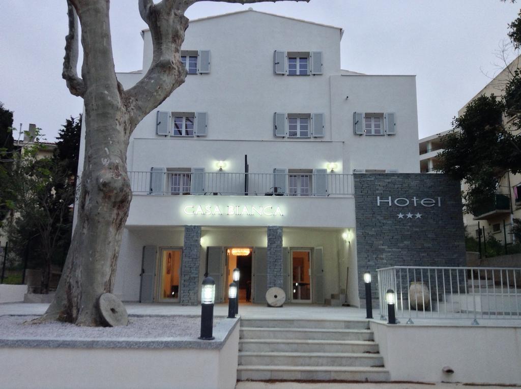 Best Western Hotel Casa Bianca, Piscine Interieure Et Exterieure Калви Екстериор снимка